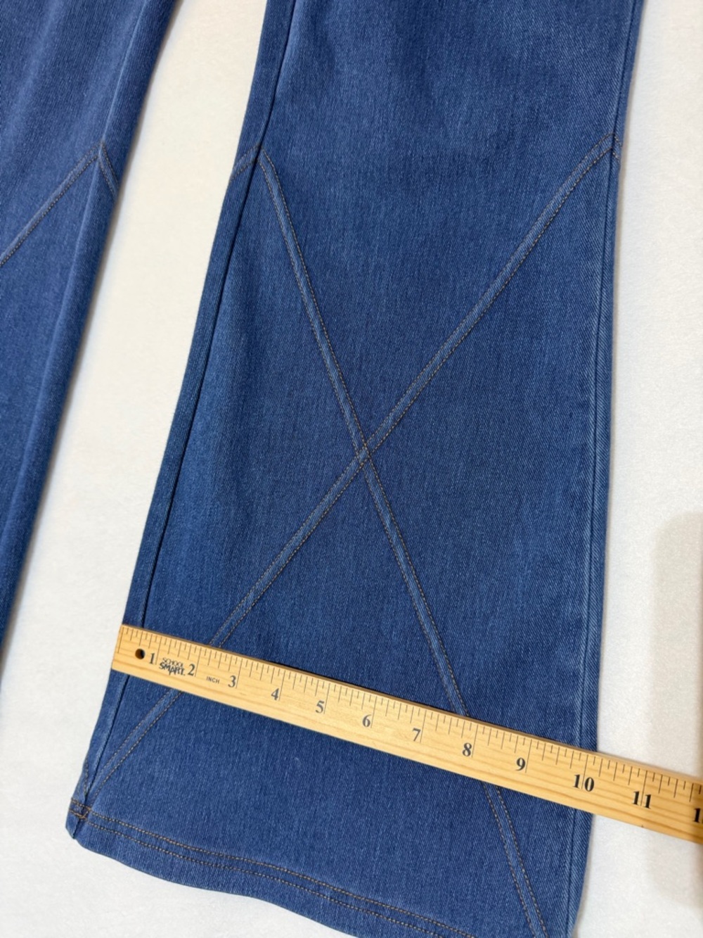 HalaraMagic Highwaisted Top Stitching
Washed Stretchy Flare Jeans SZ L - Picture 10 of 13